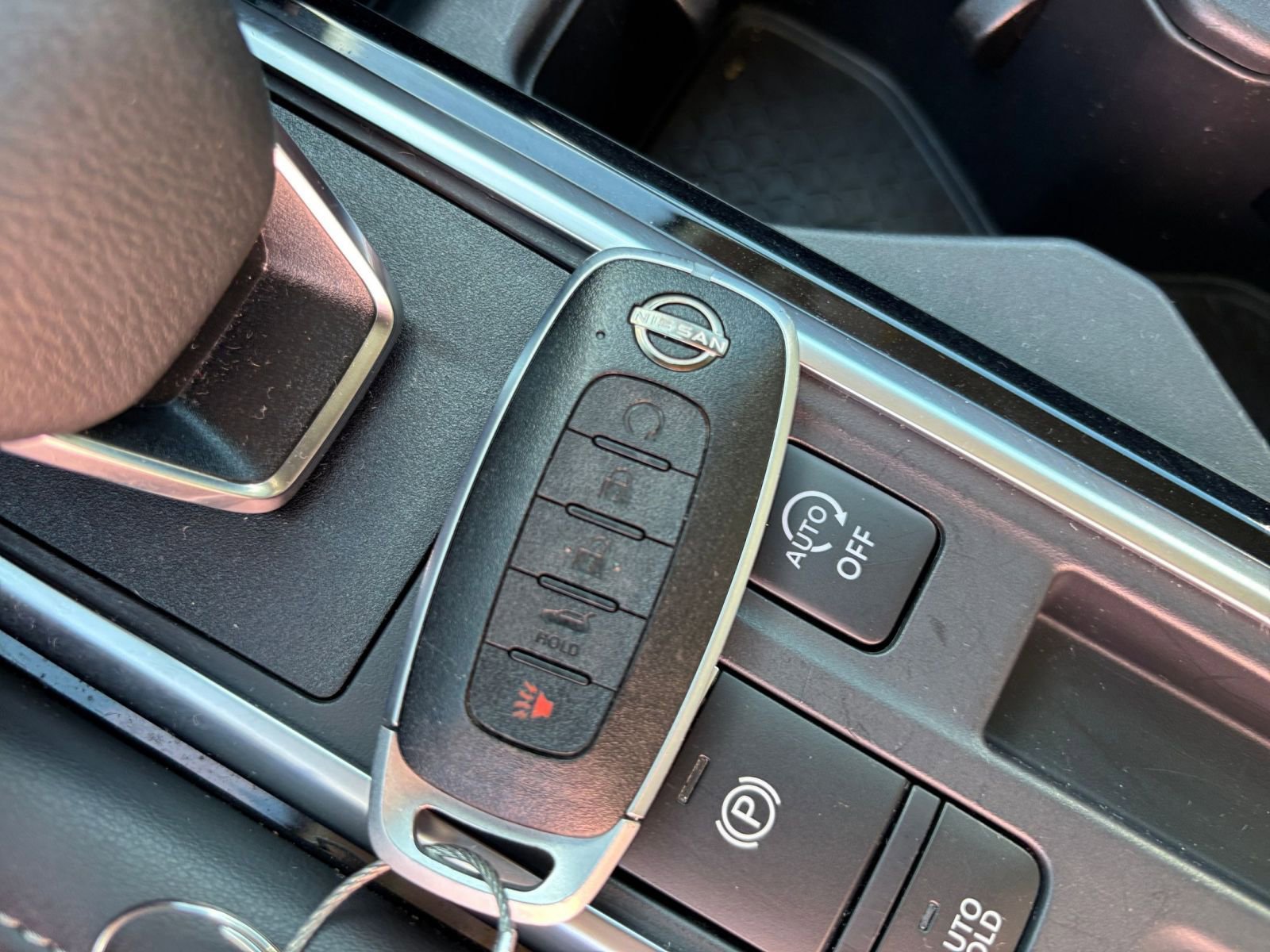 Used 2025 Nissan Pathfinder SV image 22