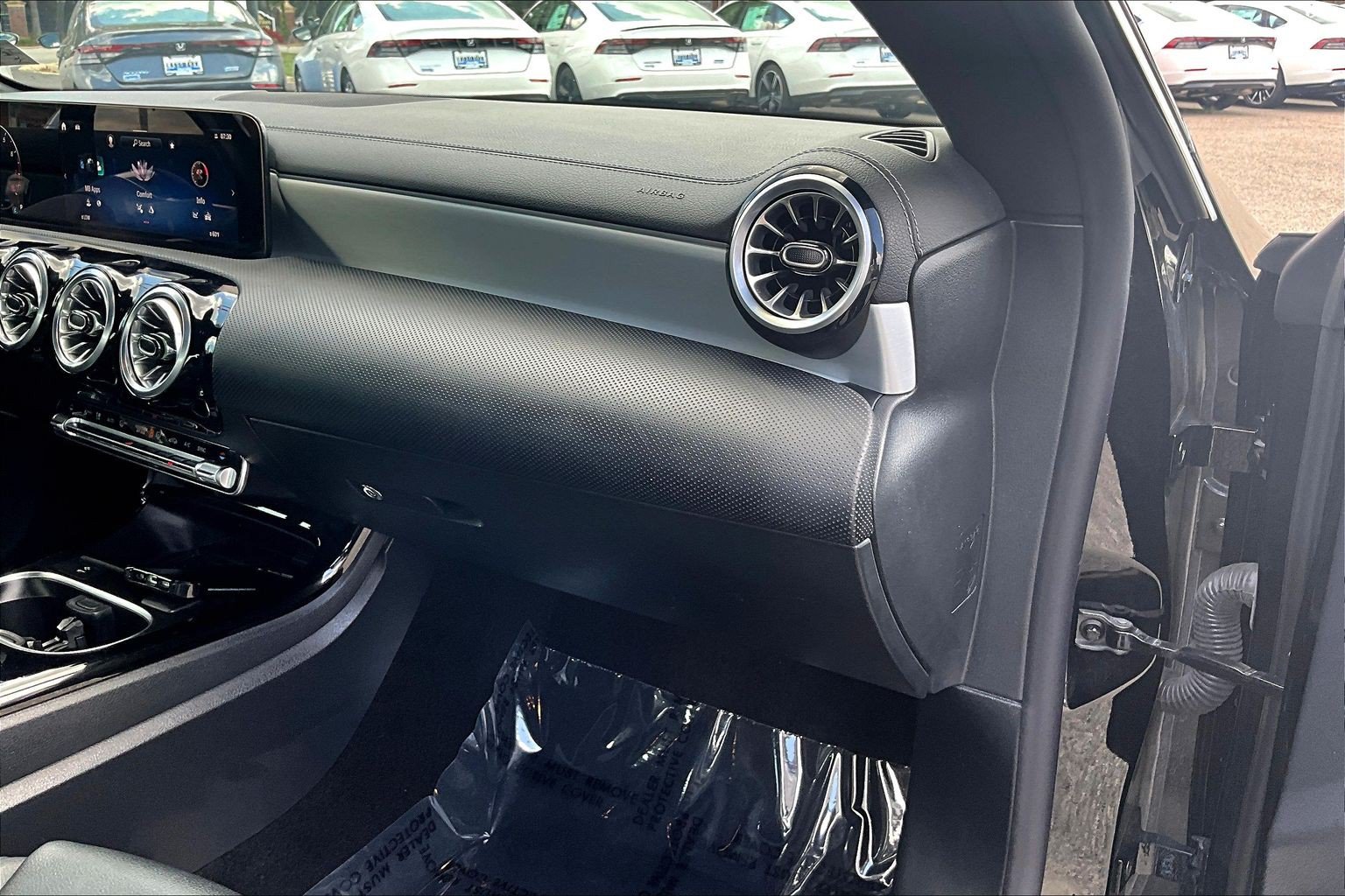 Used 2025 Mercedes-Benz CLA 250 image 16