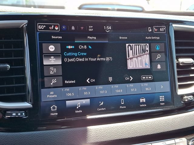 Used 2025 Chrysler Pacifica Select FWD image 23