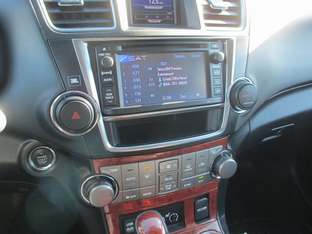 Used 2013 Toyota Highlander Limited image 25