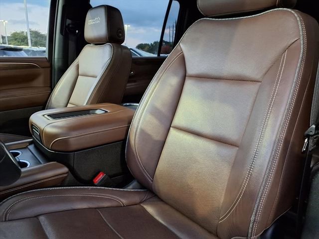 Used 2023 Chevrolet Suburban High Country image 6