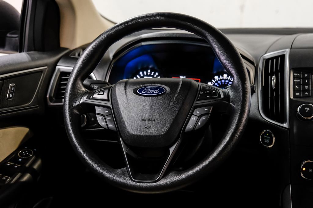 Used 2019 Ford Edge SE image 14
