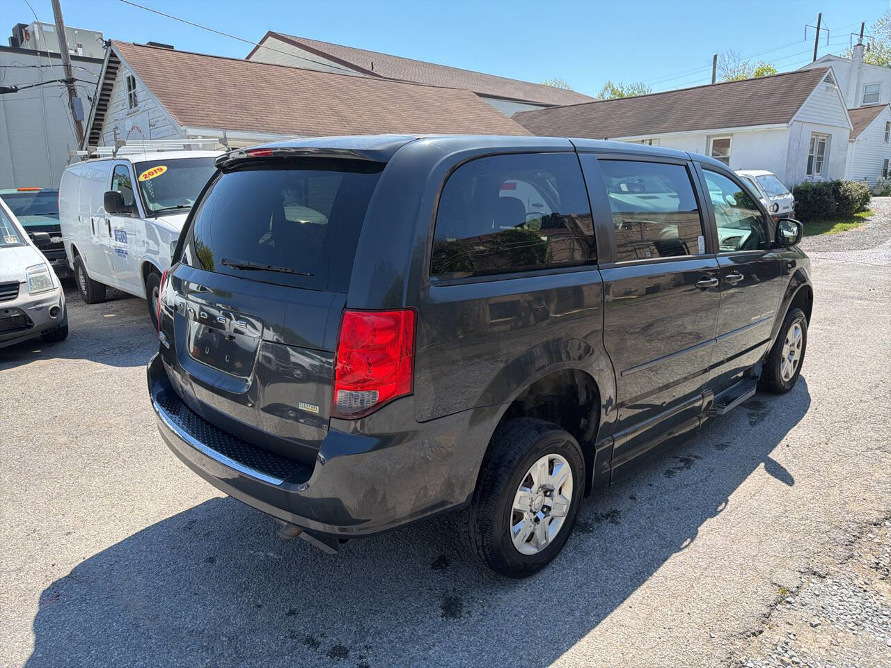 Used 2012 Dodge Grand Caravan SE FWD image 10