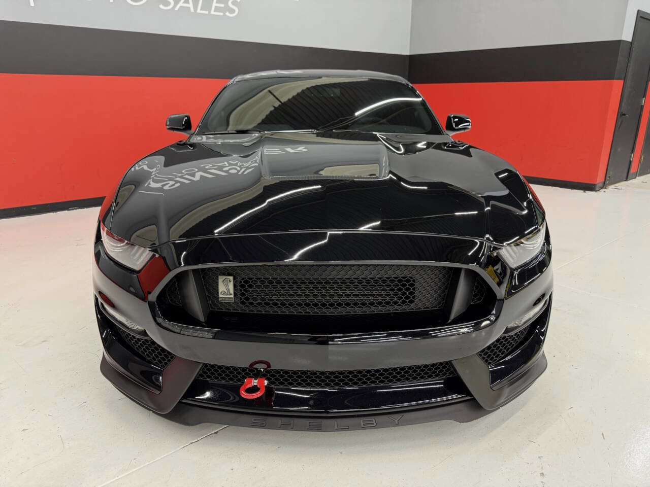 Used 2019 Ford Mustang Shelby GT350 w/ Technology Package image 3