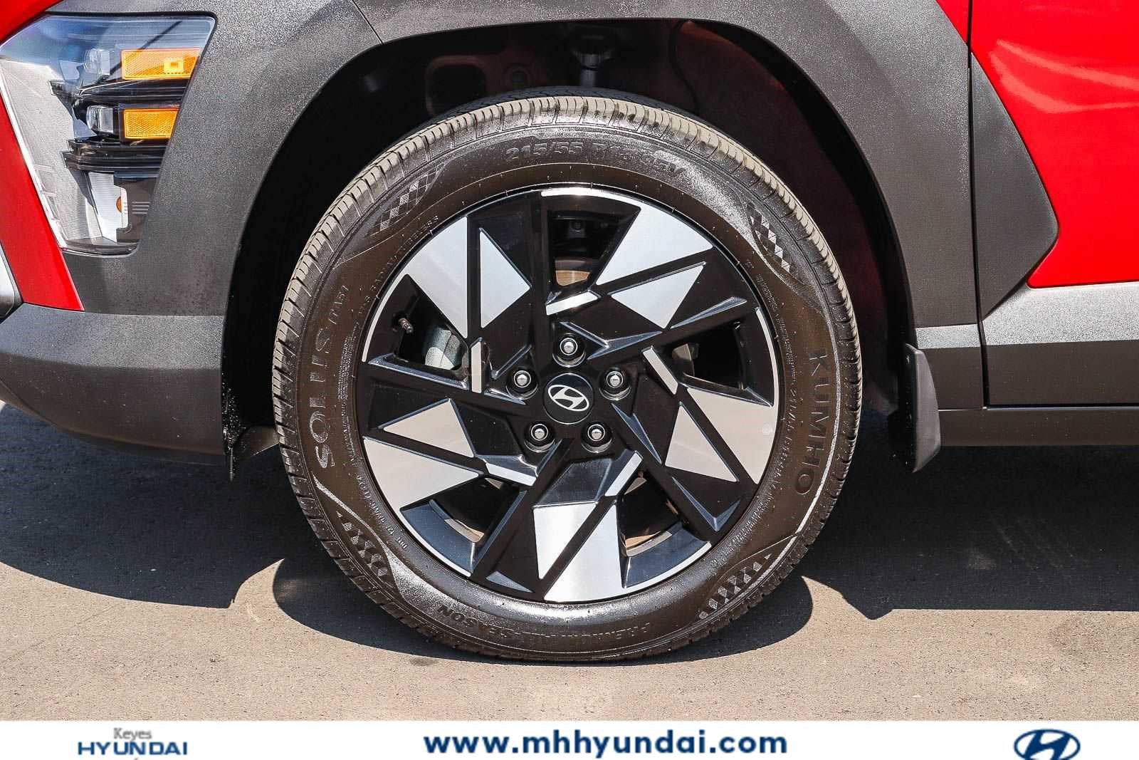 Certified 2025 Hyundai Kona SEL AWD/4WD image 9
