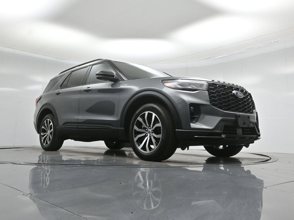 Used 2025 Ford Explorer ST-Line image 49