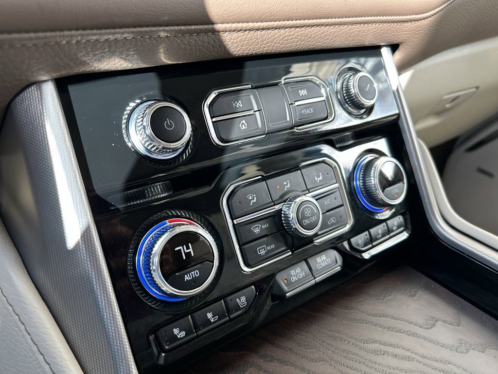 Used 2024 GMC Yukon XL Denali AWD/4WD image 23