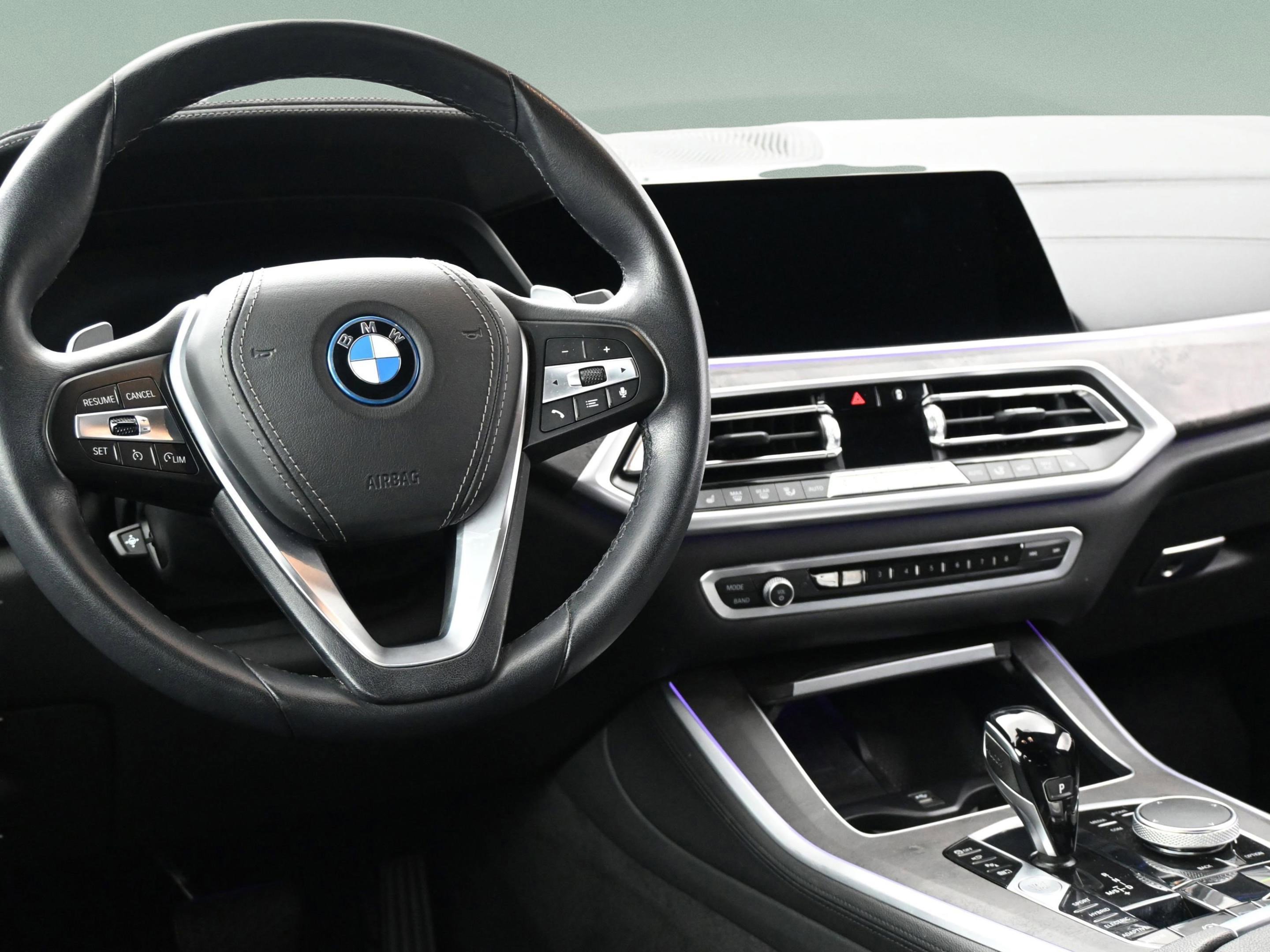 Used 2022 BMW X5 xDrive45e w/ Parking Assistance Package image 28