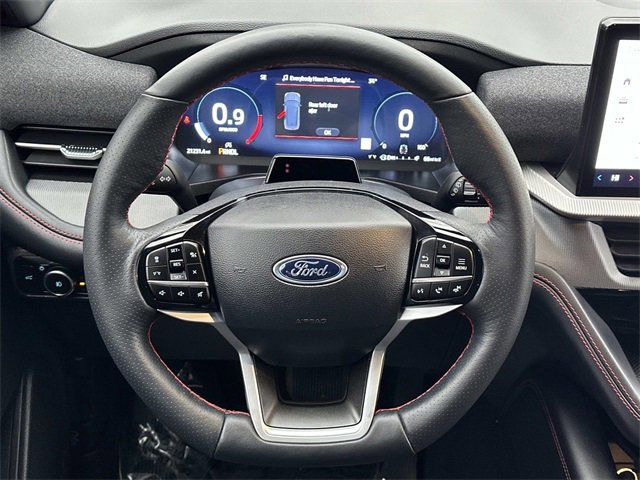 Used 2025 Ford Explorer ST-Line w/ ST-Line Street Pack image 11