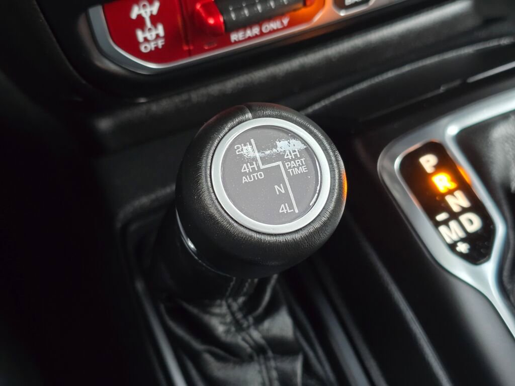 Used 2024 Jeep Wrangler Rubicon image 35