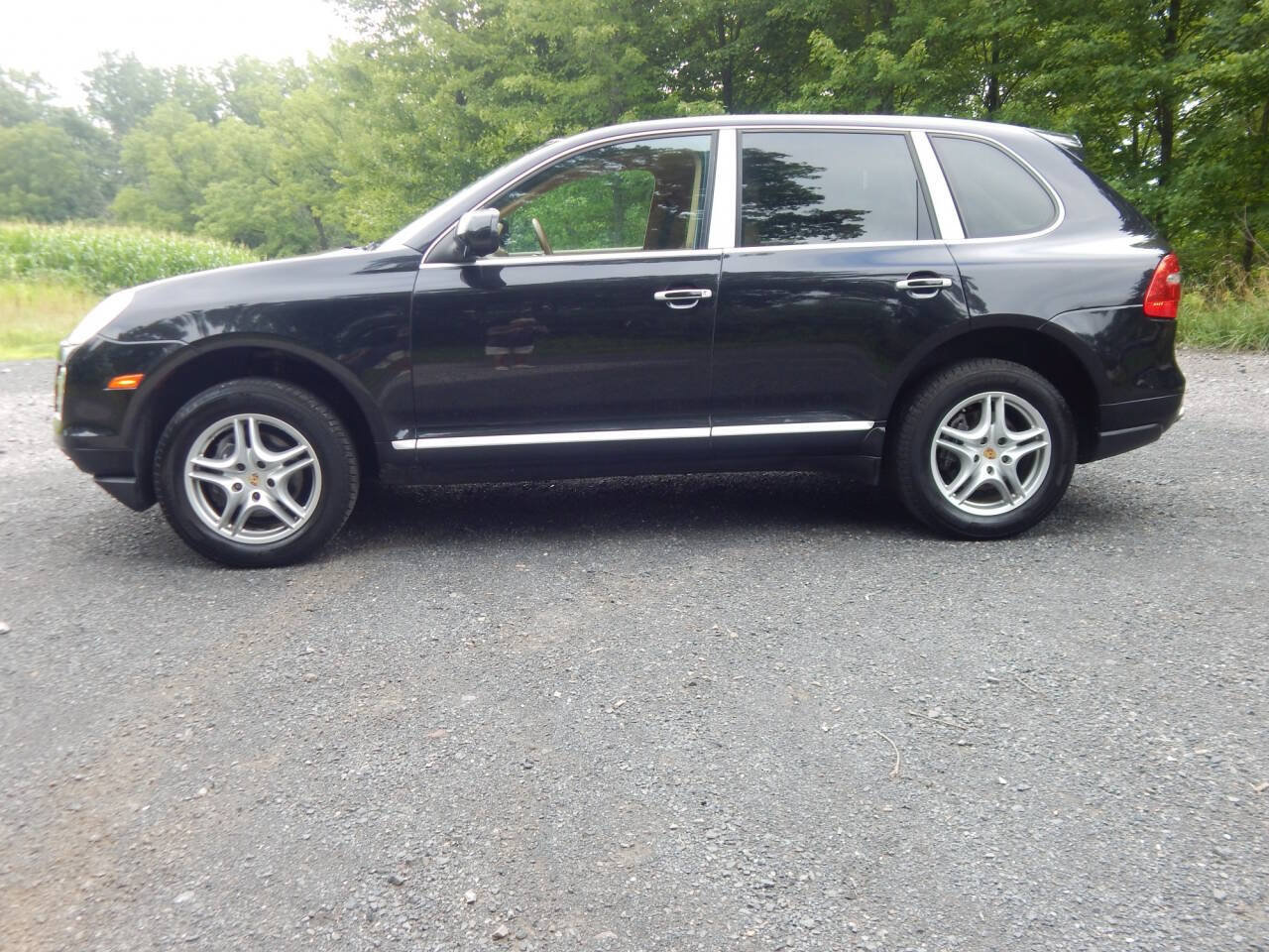 Used 2009 Porsche Cayenne AWD/4WD image 2