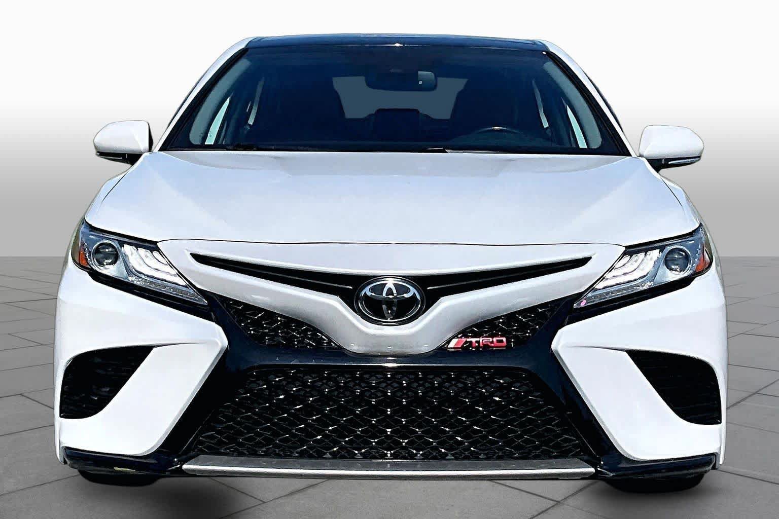 Used 2020 Toyota Camry XSE FWD image 4