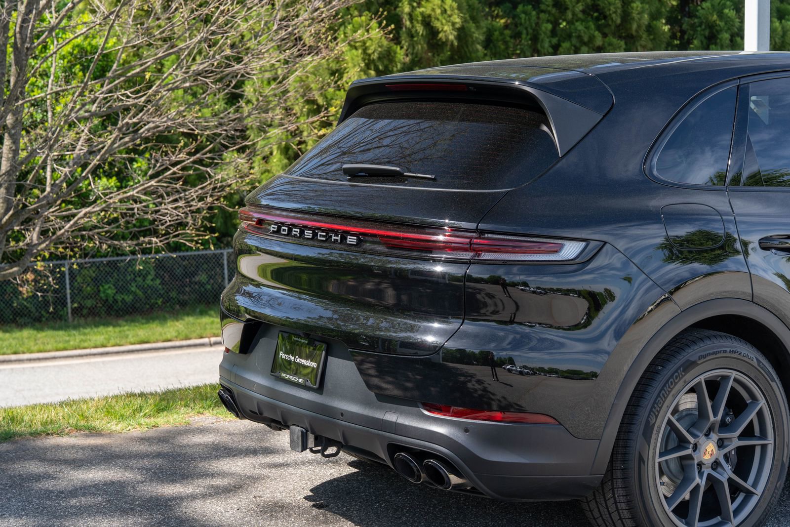 Certified 2024 Porsche Cayenne w/ Premium Package Plus (PFM) AWD/4WD image 13