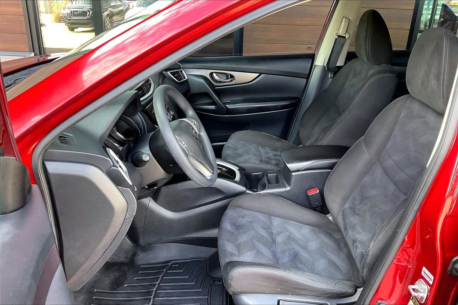 Used 2015 Nissan Rogue S image 16