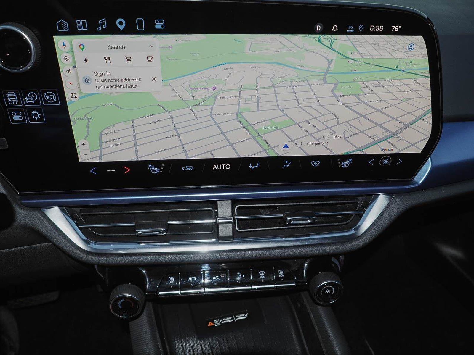 Certified 2025 Chevrolet Equinox EV LT w/ Convenience Package FWD image 12