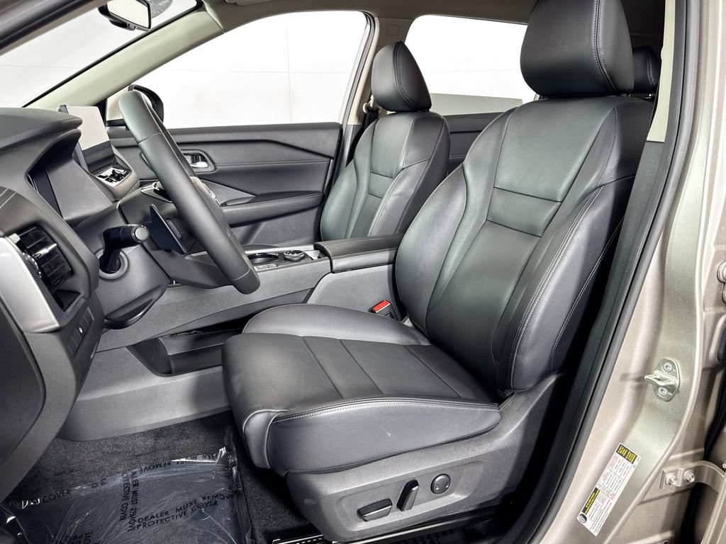 Used 2025 Nissan Rogue SL AWD/4WD image 26
