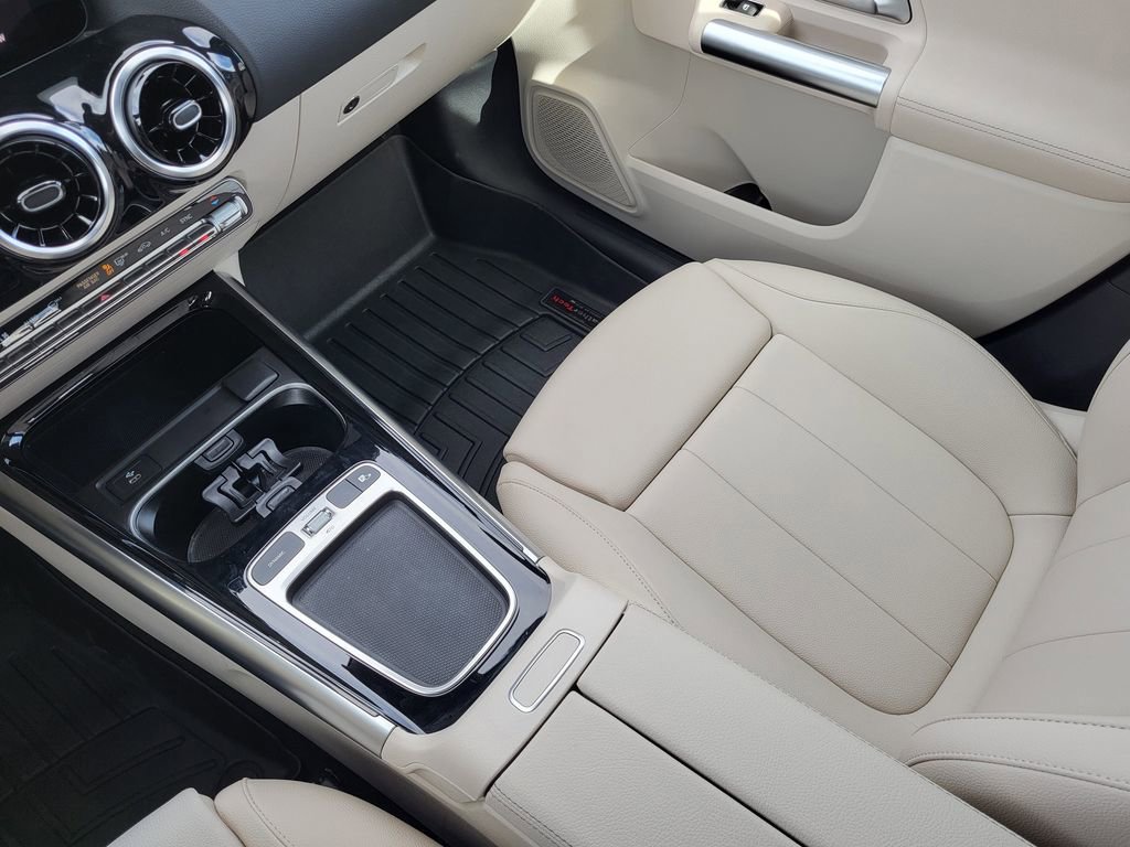 Used 2025 Mercedes-Benz GLA 250 4MATIC image 21