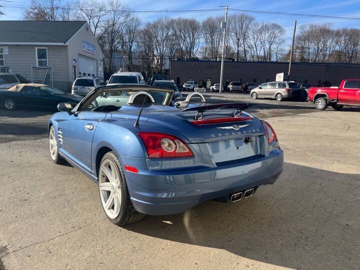 Used 2005 Chrysler Crossfire Limited RWD image 2
