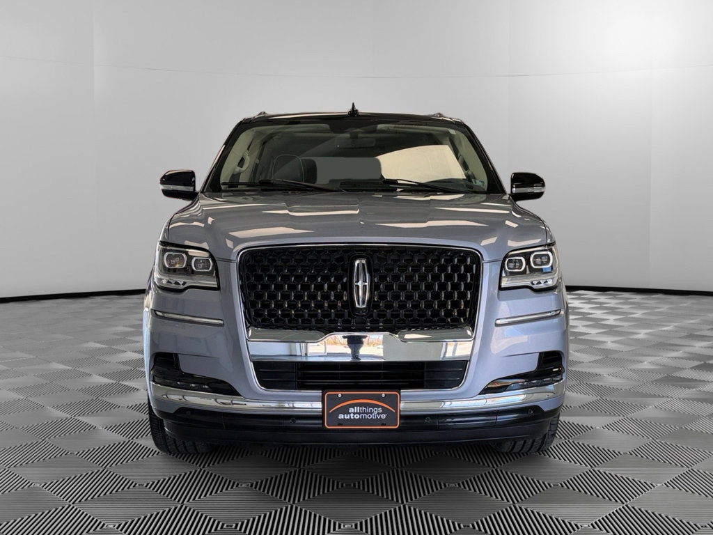 Used 2023 Lincoln Navigator L Black Label AWD/4WD image 3