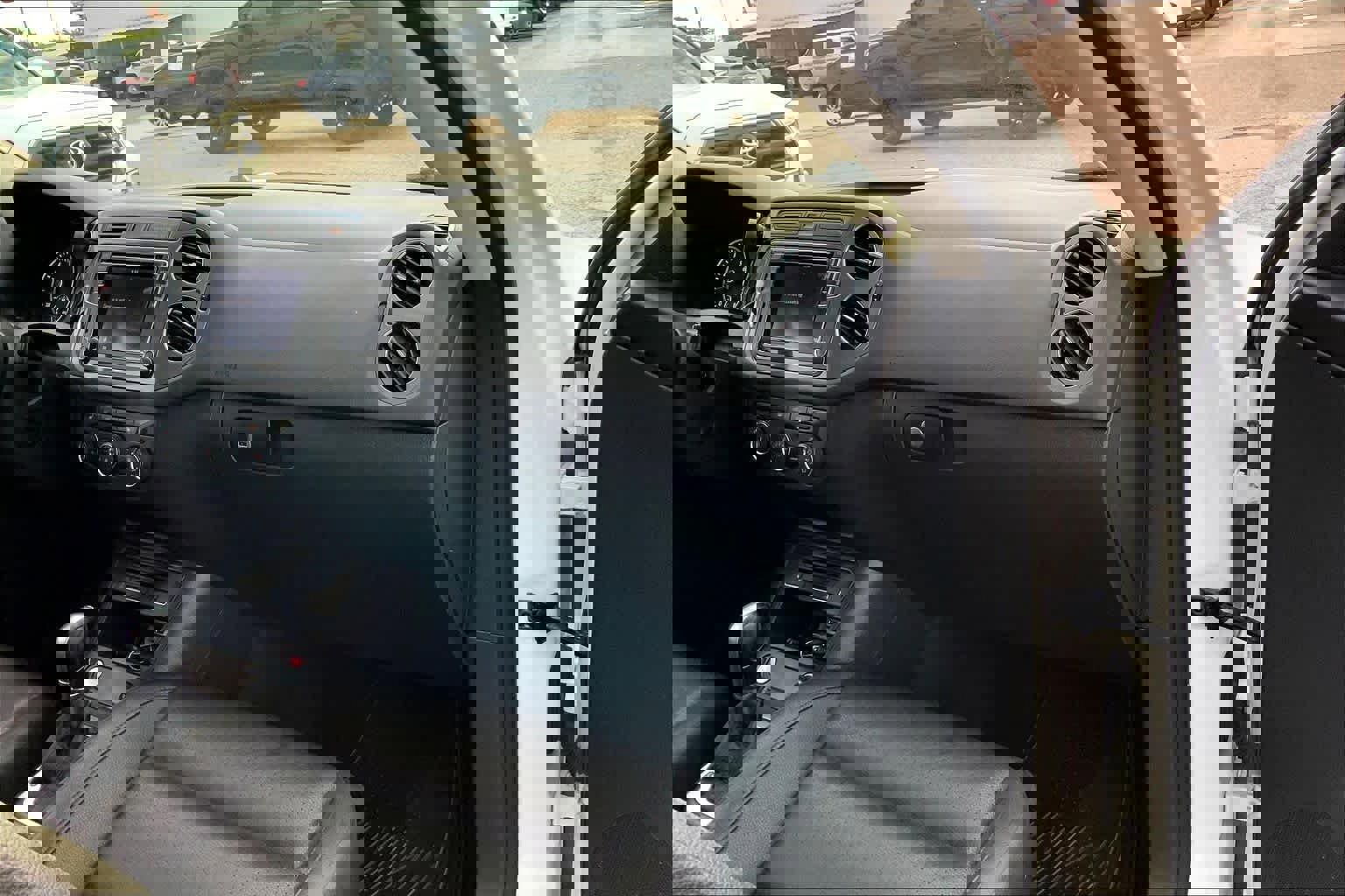 Used 2017 Volkswagen Tiguan Wolfsburg Edition image 16