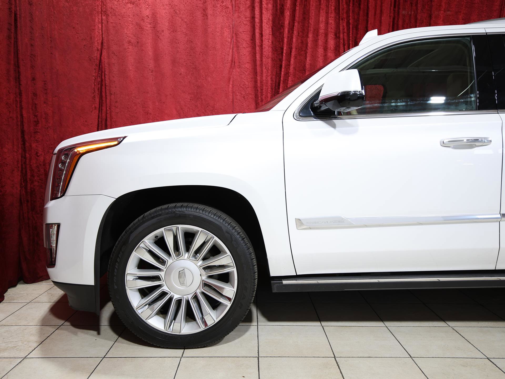 Used 2016 Cadillac Escalade Platinum AWD/4WD image 5