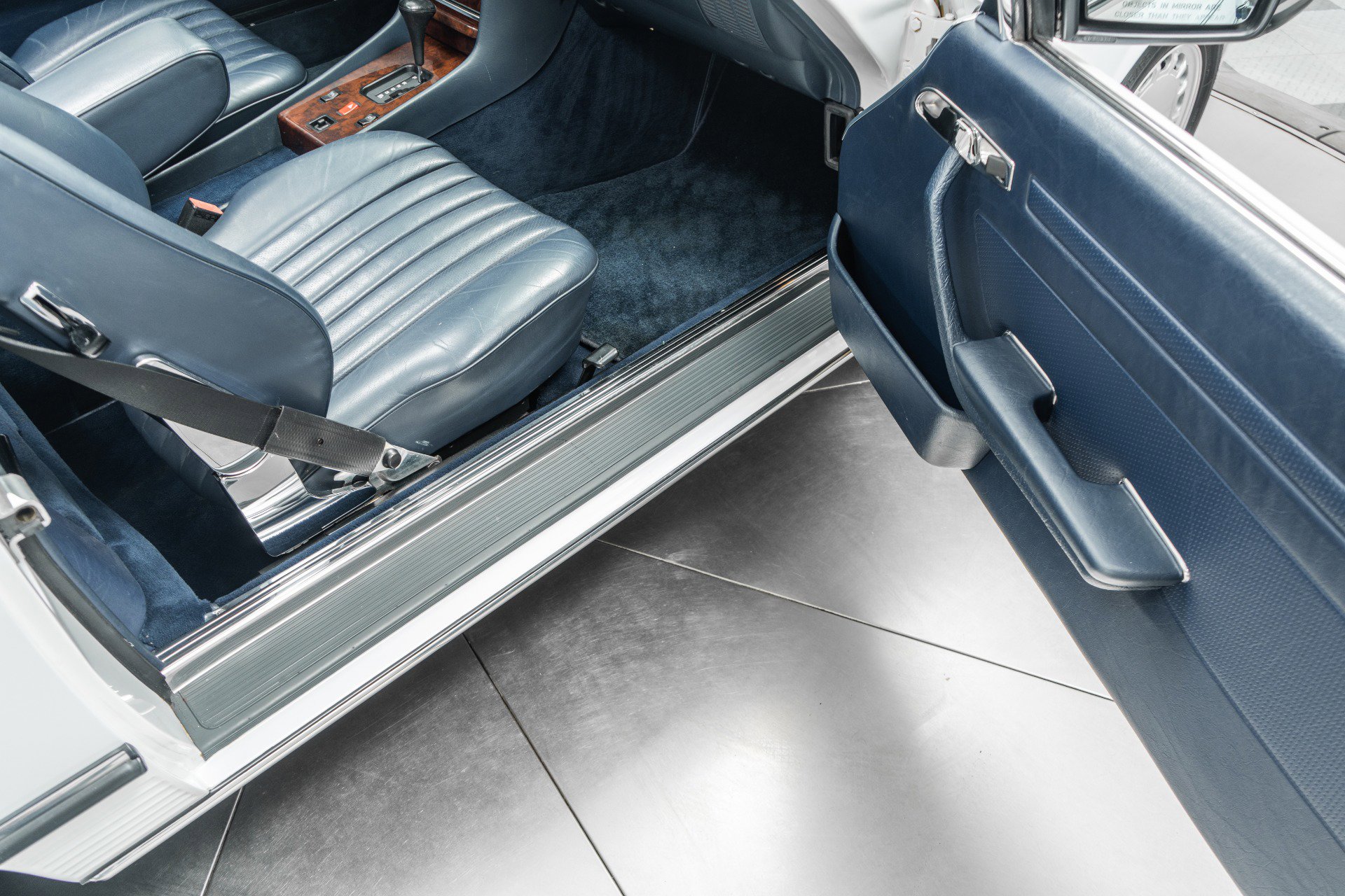 Used 1987 Mercedes-Benz 560 SL image 34