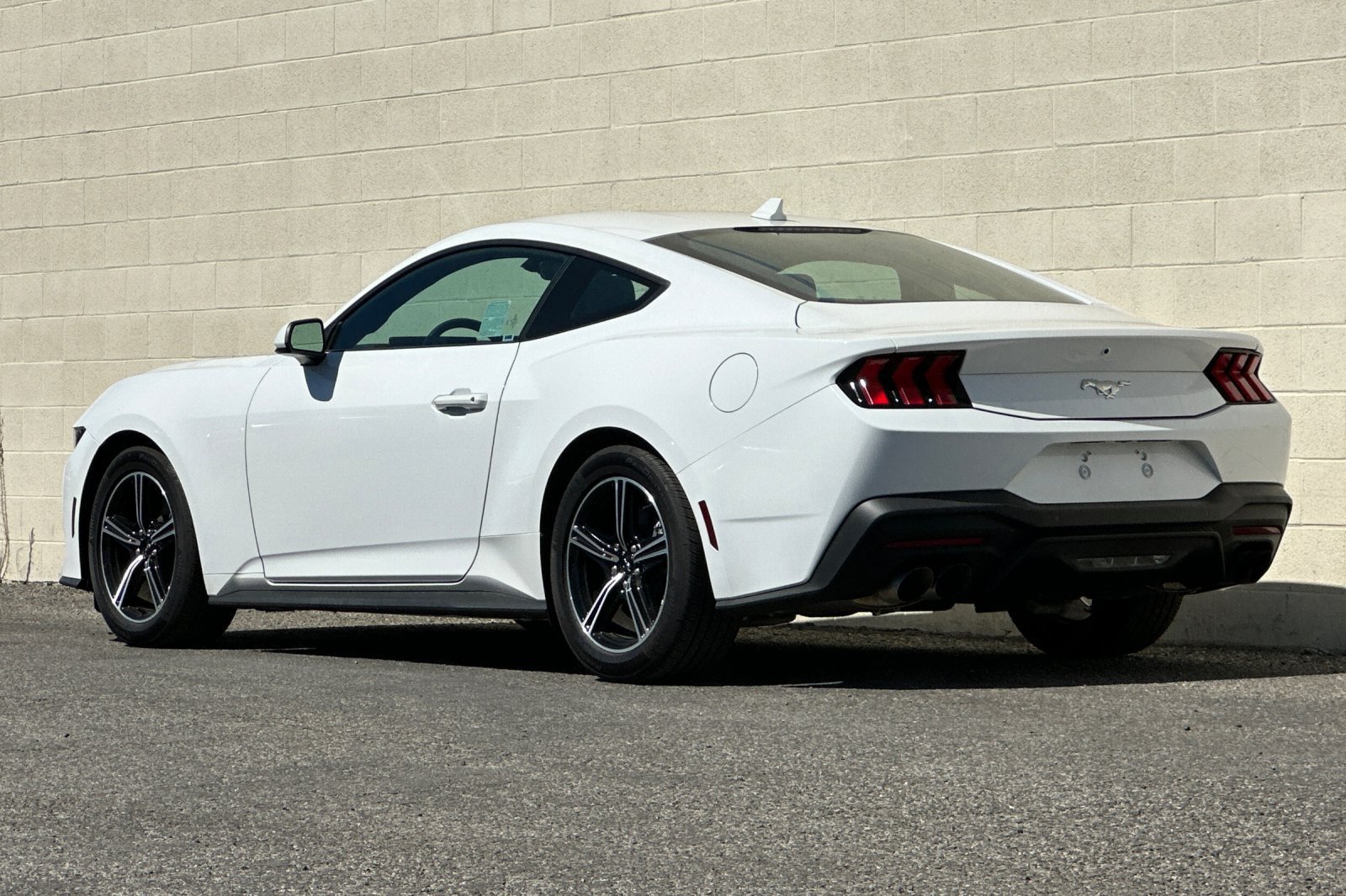 Used 2025 Ford Mustang Coupe RWD image 6