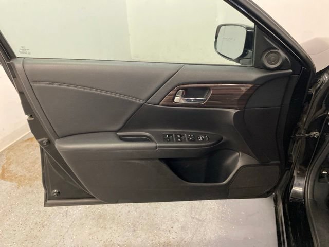 Used 2016 Honda Accord EX image 21