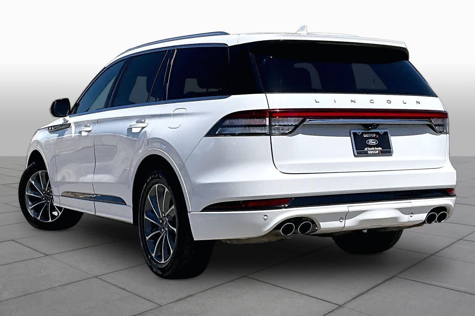 Used 2020 Lincoln Aviator Grand Touring w/ Elements Package Plus AWD/4WD image 6