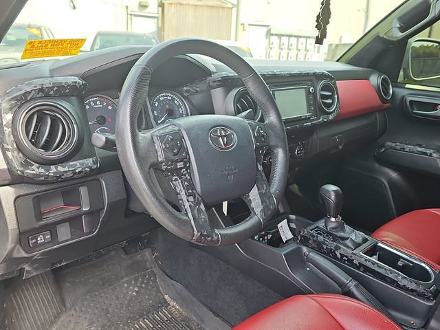 Used 2017 Toyota Tacoma SR5 w/ Tow Package image 12