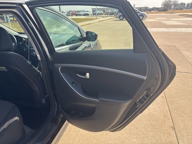 Used 2013 Hyundai Elantra GT w/ Touch & Go Pkg image 18