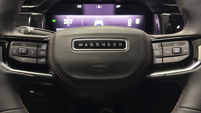 Used 2025 Jeep Wagoneer S Limited AWD/4WD image 15