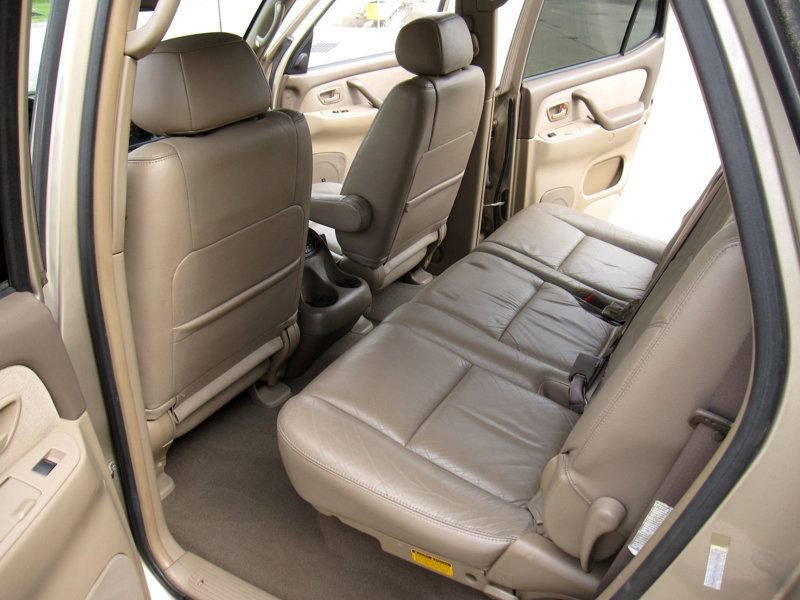 Used 2004 Toyota Sequoia SR5 AWD/4WD image 29