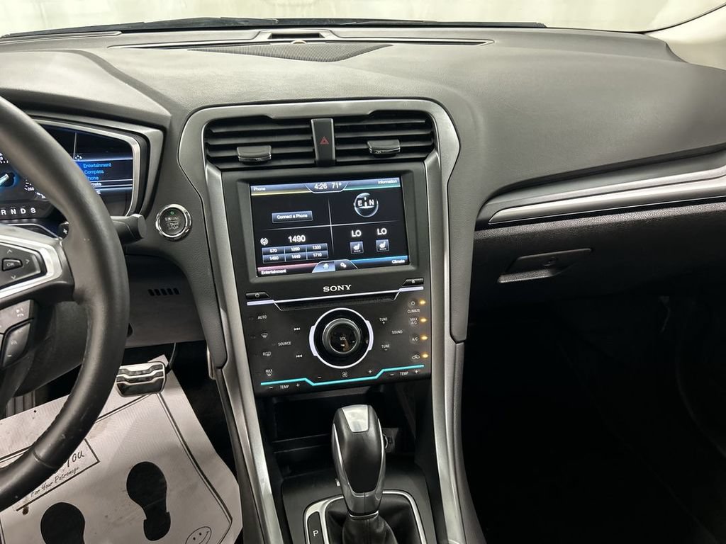 Used 2015 Ford Fusion Titanium AWD/4WD image 18