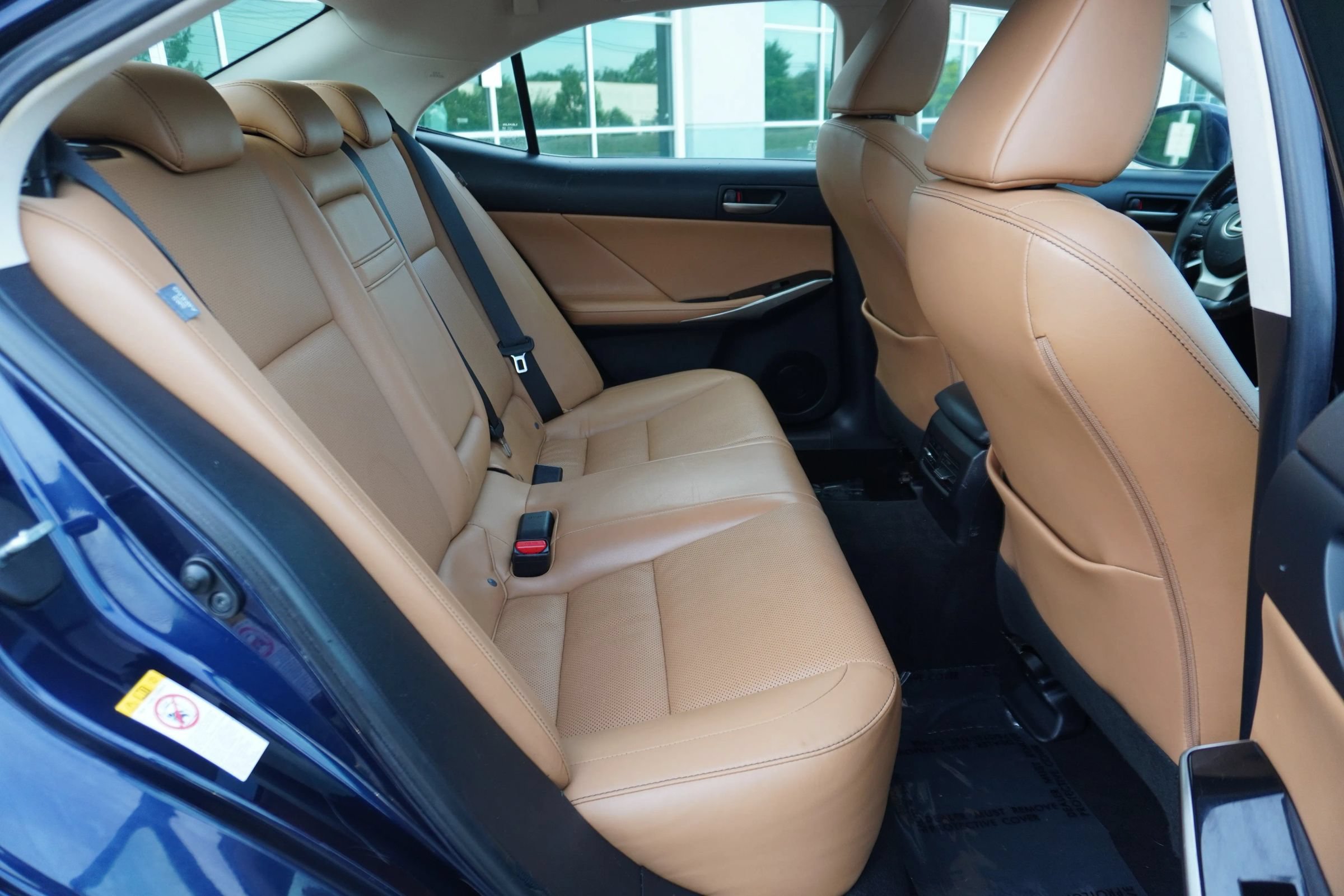 Used 2017 Lexus IS 200t w/ Premium Package RWD image 11
