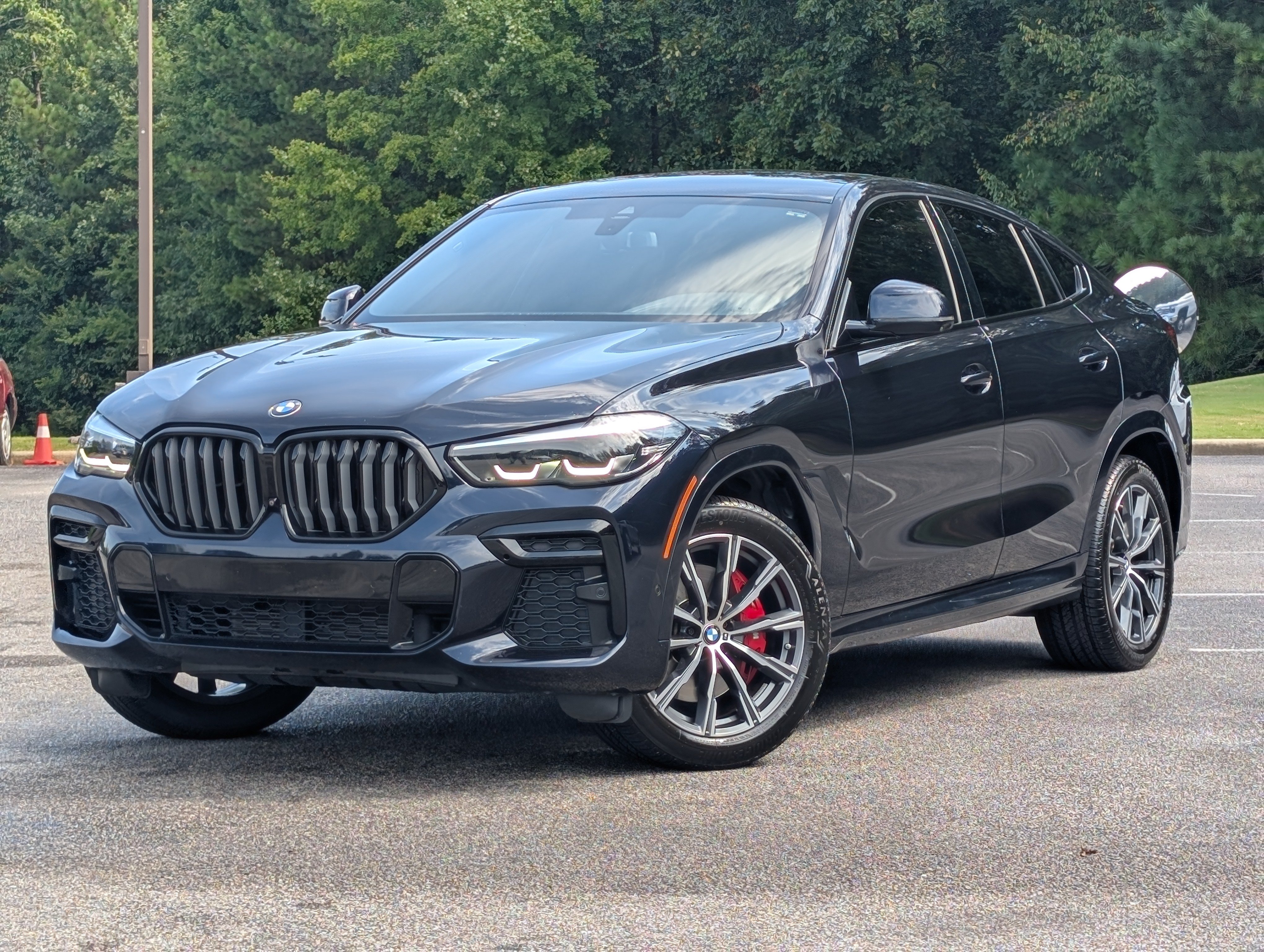 Used 2023 BMW X6 xDrive40i w/ M Sport Package AWD/4WD image 4