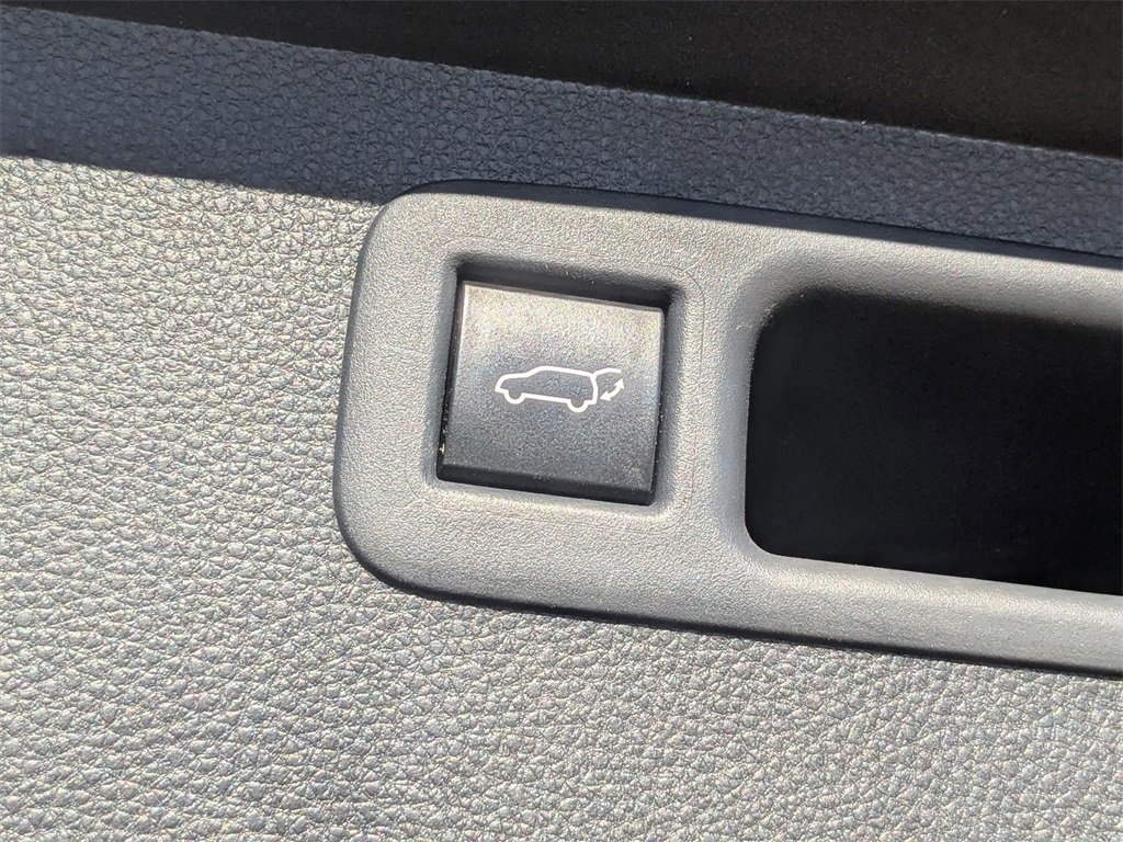 Used 2021 Toyota Highlander Platinum image 33