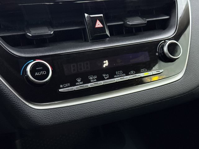 Used 2021 Toyota Corolla LE FWD image 25