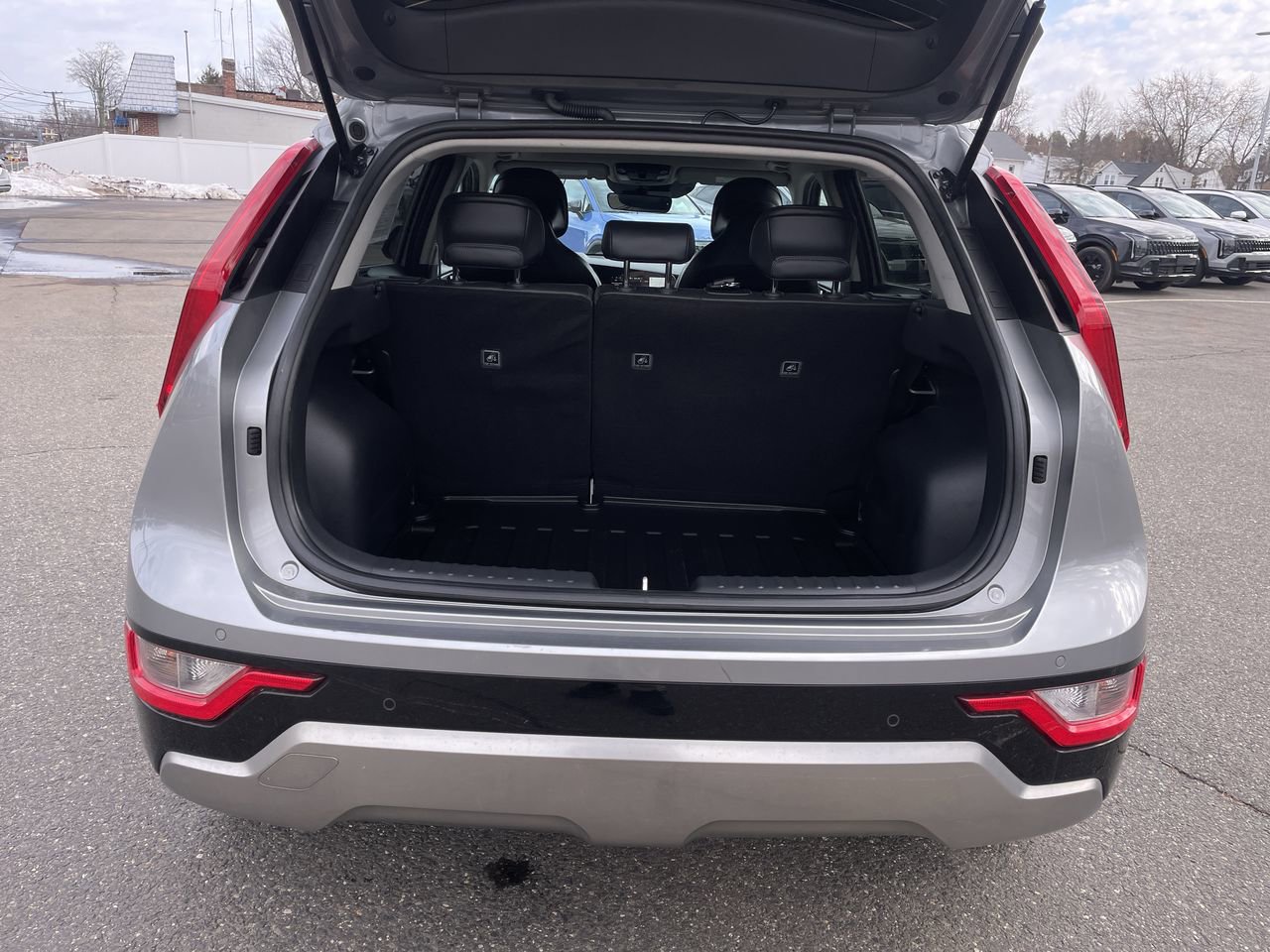 Certified 2023 Kia Niro EX Touring image 11