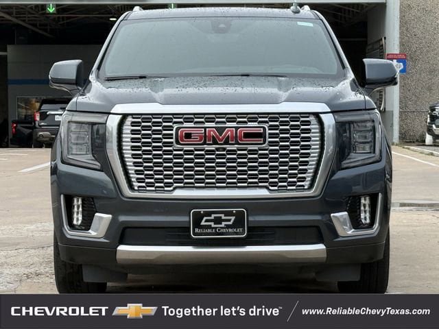 Used 2021 GMC Yukon Denali w/ Advanced Technology Package AWD/4WD image 3