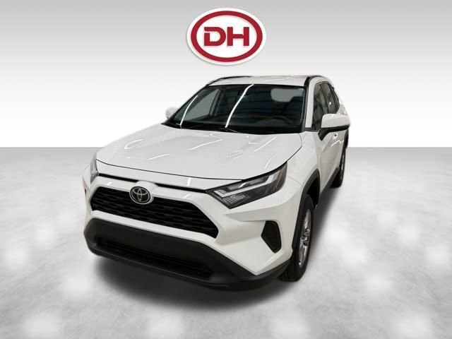 Used 2022 Toyota RAV4 XLE image 9