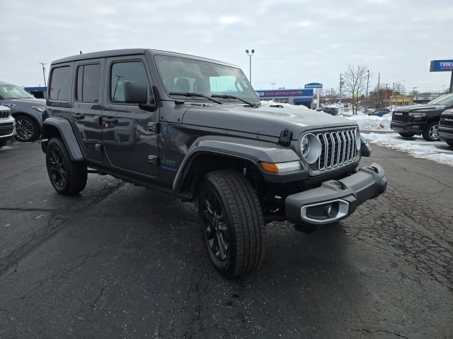 Used 2025 Jeep Wrangler Unlimited Sahara w/ Safety Group image 8