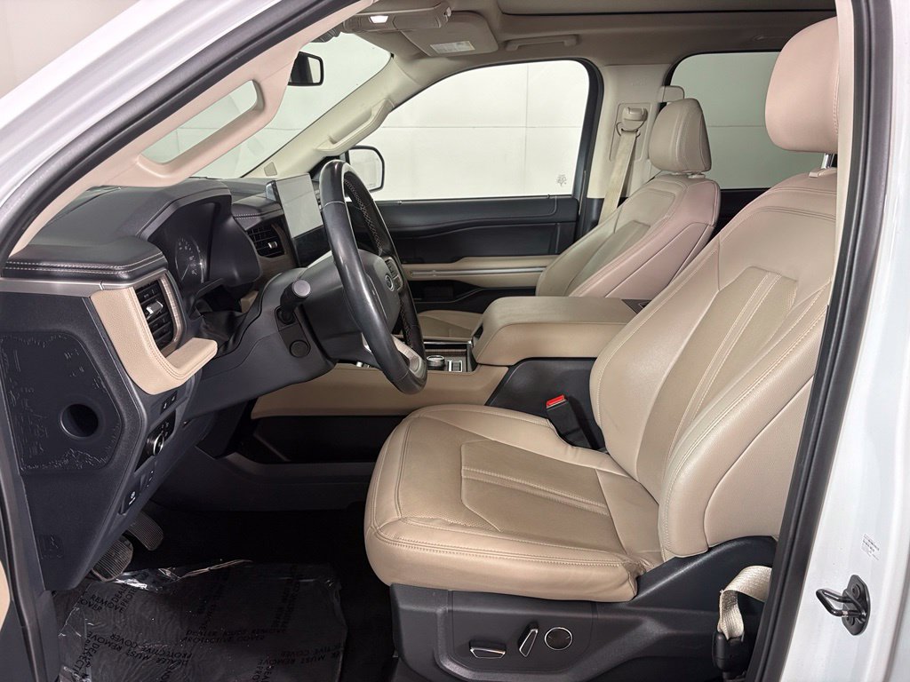 Used 2024 Ford Expedition Limited AWD/4WD image 16