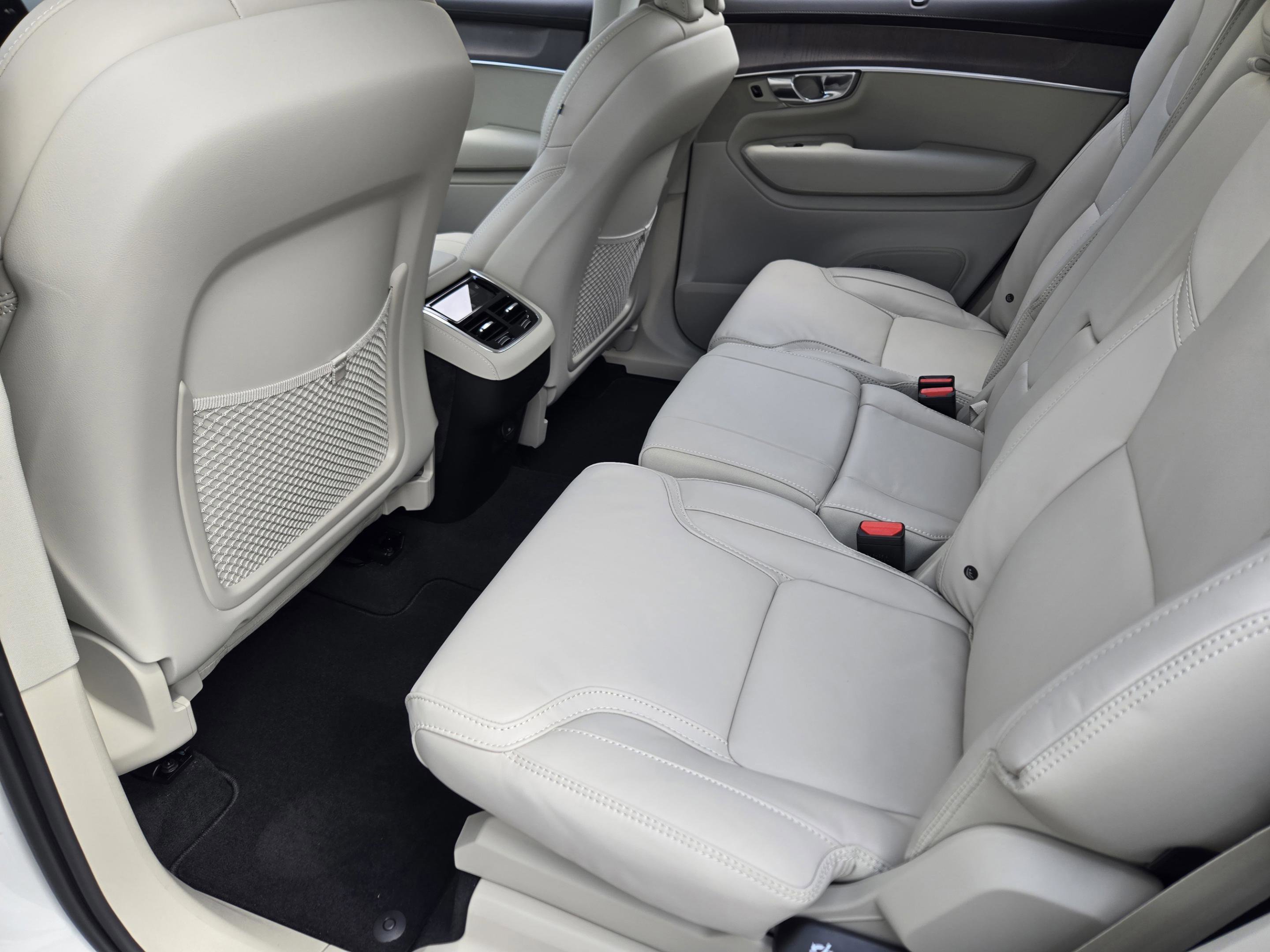 New 2026 Volvo XC90 B6 Ultra w/ Protection Package image 22