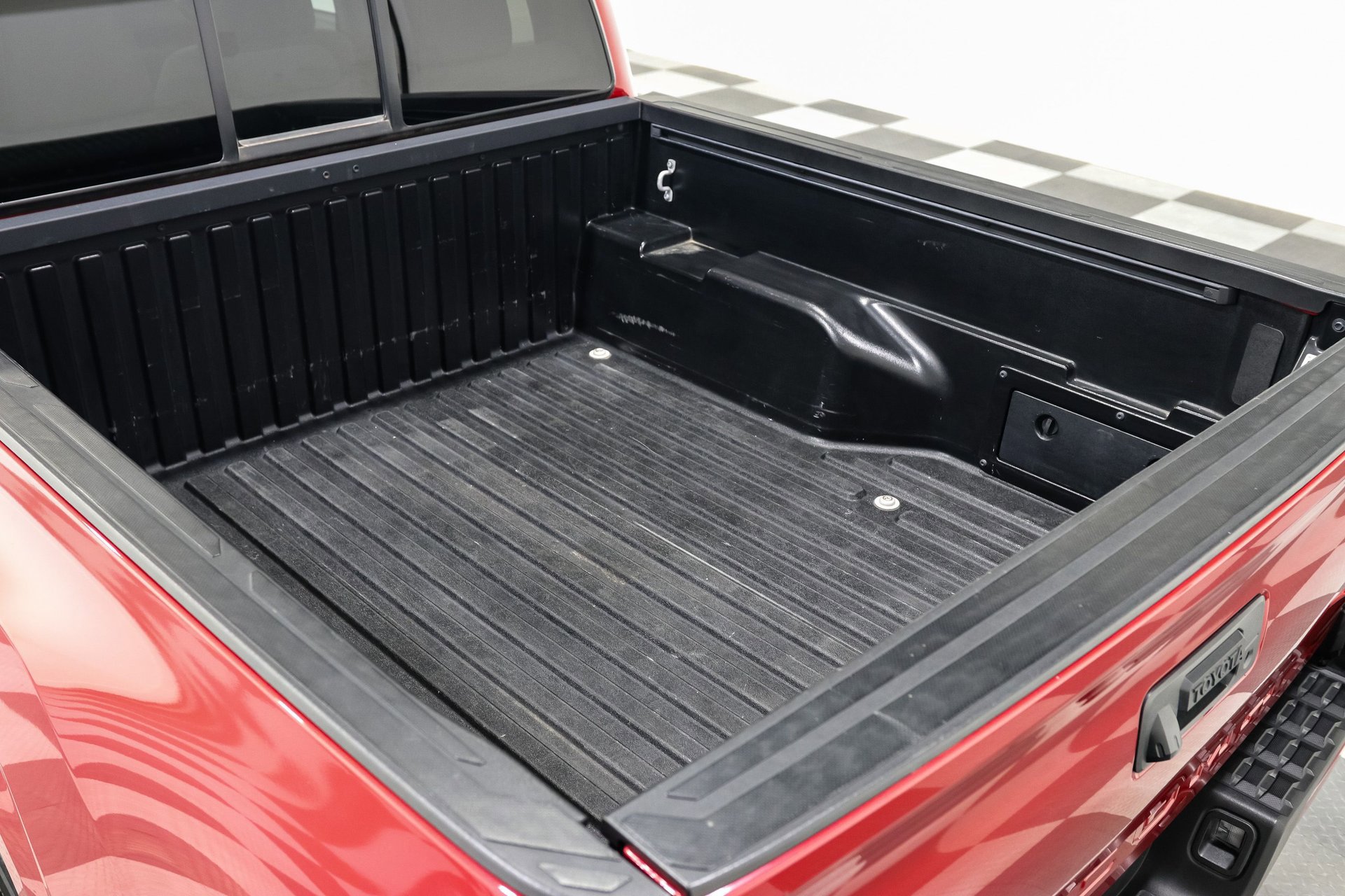 Used 2021 Toyota Tacoma SR w/ SR Convenience Package image 25