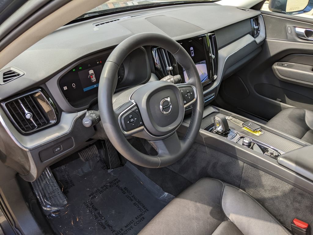 Certified 2023 Volvo XC60 B5 Core w/ Climate Package AWD/4WD image 8