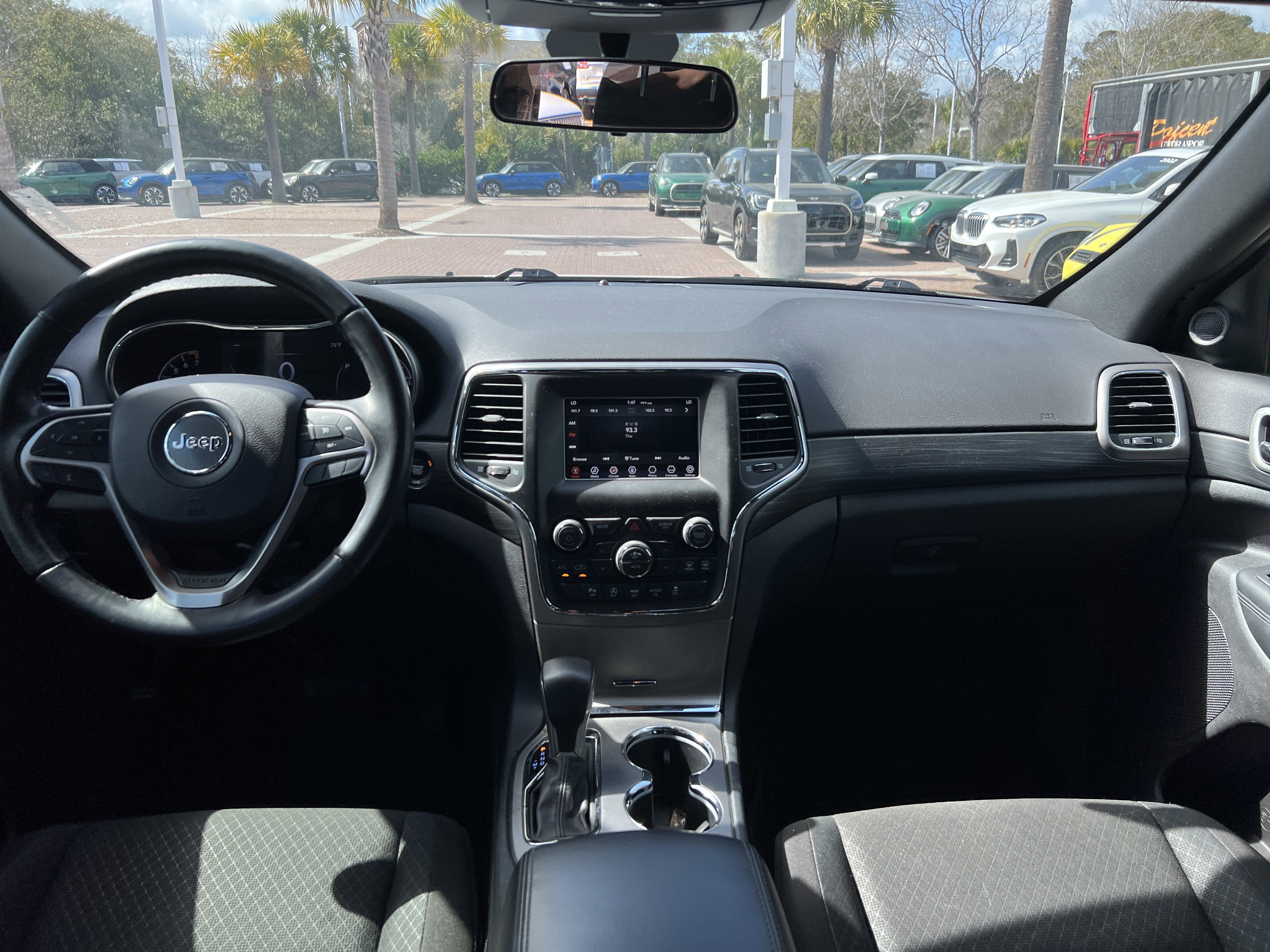 Used 2020 Jeep Grand Cherokee Laredo image 27