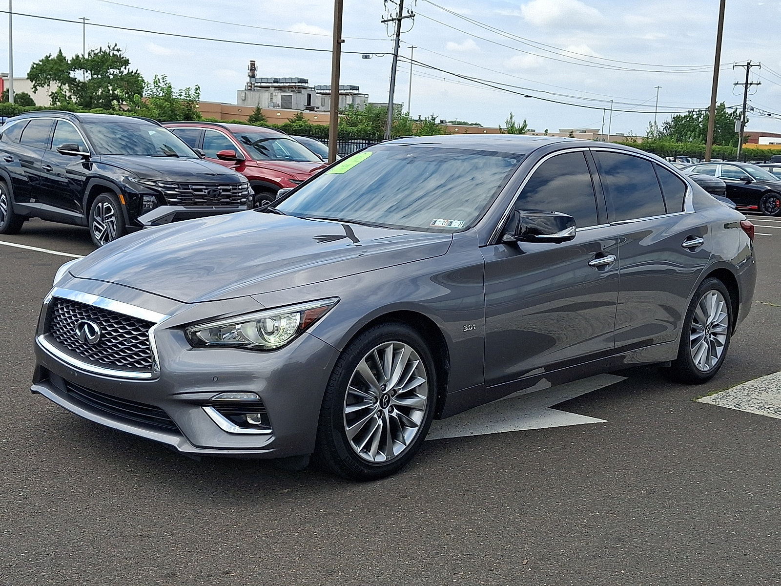 Used 2019 INFINITI Q50 Luxe w/ Essential Package (3.0T Luxe) AWD/4WD image 3