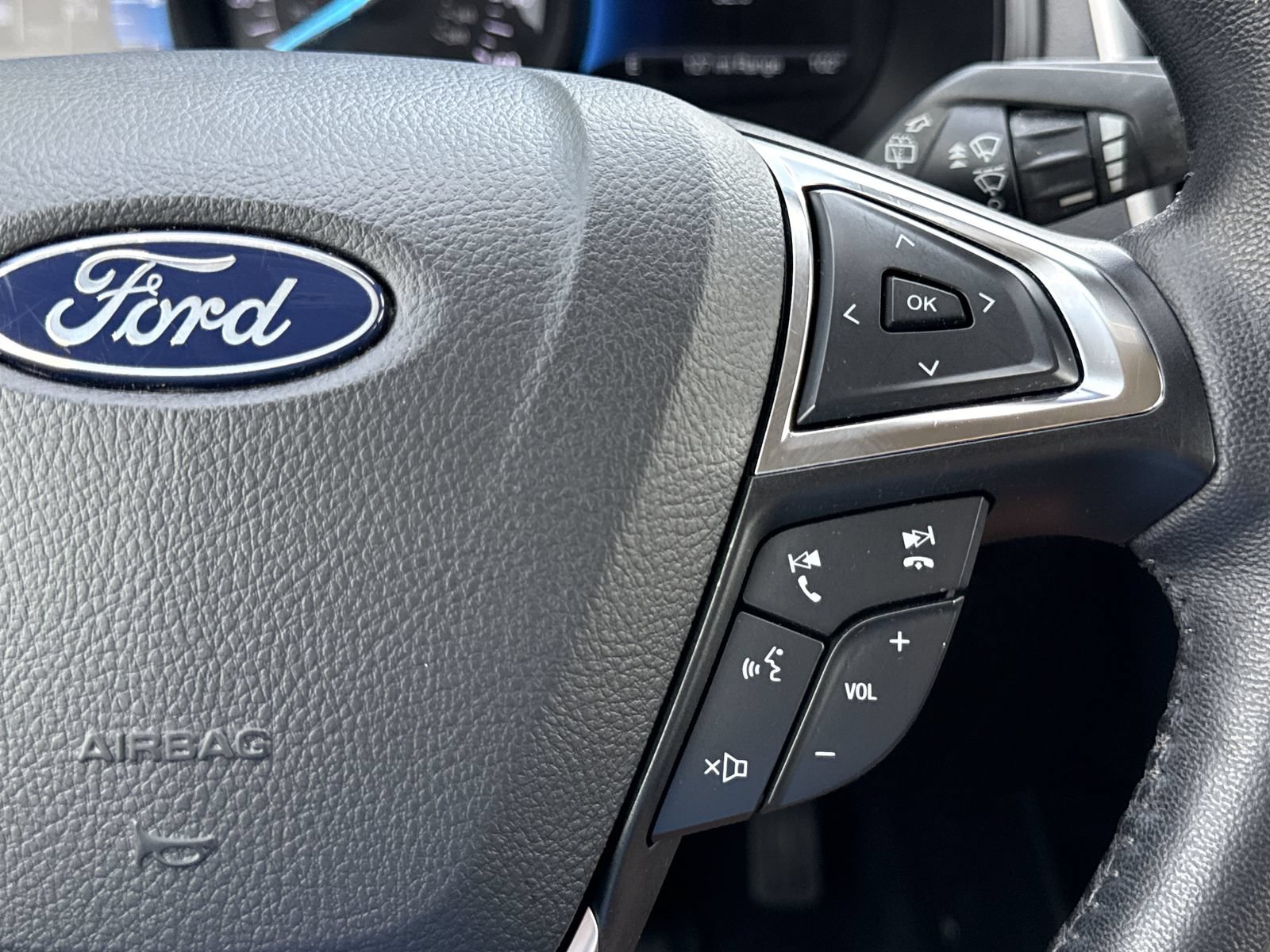Used 2023 Ford Edge SEL AWD/4WD image 20