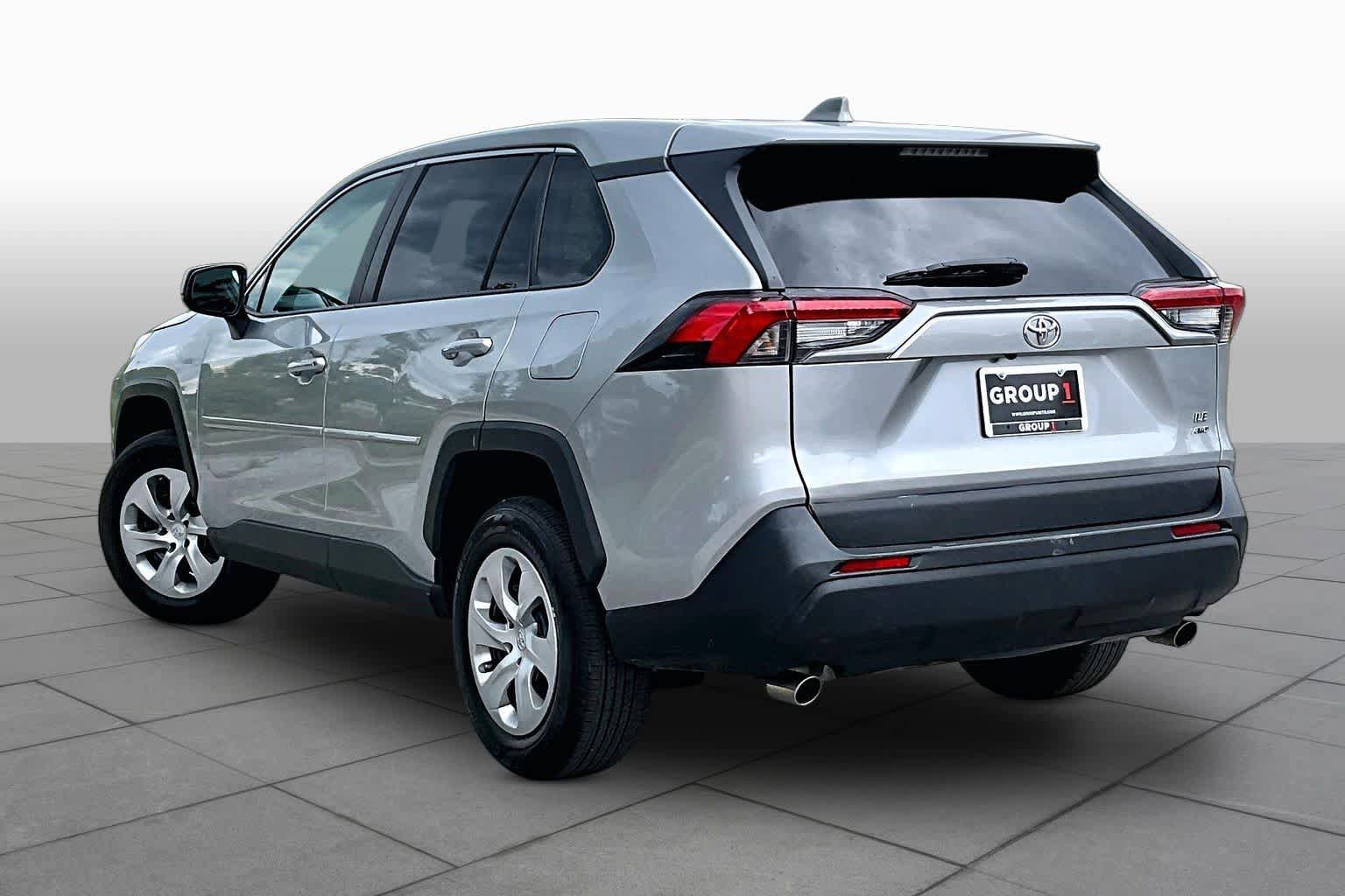 Used 2023 Toyota RAV4 LE AWD/4WD image 12